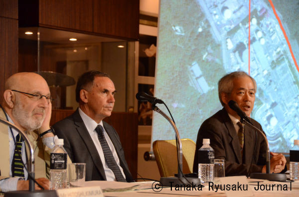 日本原電が業務委託した海外コンサル。左がSCANDPOWERのエプステイン氏、右隣がベリマン博士。=21日、港区　写真：田中龍作=
