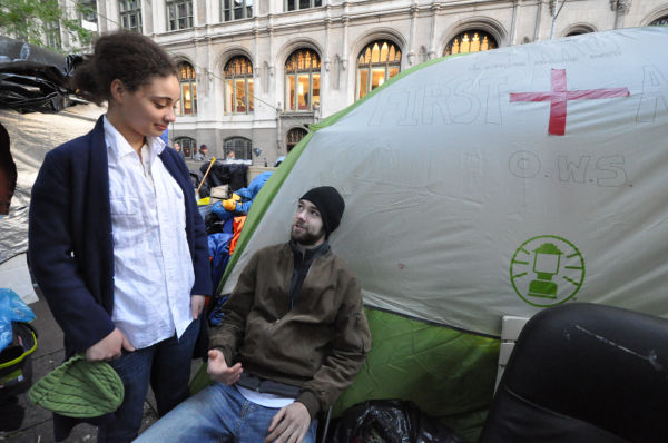米国Occupyの現場では、病院にかかれない99％の人々のために救急診療所が設けられていた。＝2011年、NYズコッティ公園　写真：筆者＝