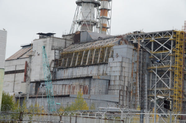 チェルノブイリ原発。事故から27年経っても収束作業が続いている。＝ウクライナ　写真：筆者＝