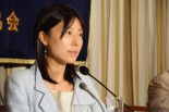 塩村あやか都議会議員。言葉の端々に悔しさをにじませた。＝24日、日本外国特派員協会　写真：筆者＝