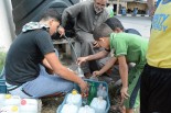 飲料水は民間の業者が地下水を濾過して販売している。＝ガザ中南部　写真：筆者＝