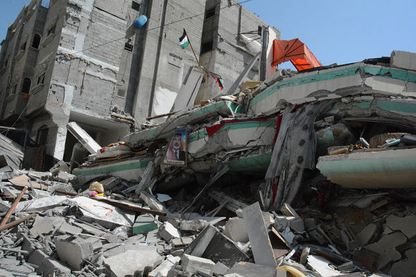空爆で破壊されたハマス最高指導者のイスマイル・ハニーヤ氏の自宅。ハニーヤ氏は難を逃れた。＝ガザ市内　写真：筆者＝