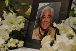 竹内謙氏の遺影。山歩きの時は早大探検部時代から愛用のジャンパーを手離さなかった。＝5日夕、日本プレスセンター　写真：筆者＝