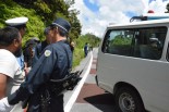 強制排除当日の道路封鎖はネズミ一匹通さない厳重さだった。=22日、東村　撮影：筆者=