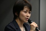 望月衣塑子記者。政治部ではなく社会部の所属だ。東京新聞はアベ寿司友のメンバーではない。菅官房長官を追及できた理由がここにある。＝21日、参院会館　撮影：筆者＝