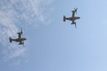 埼玉県朝霞市上空を飛ぶ米軍のオスプレイ。＝2016年10月、田中撮影＝