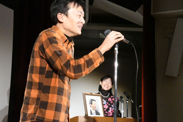 受賞の喜びを語りながらも真実を暴露する木村氏。「森友事件は大阪府の方にも問題がある。だまされた被害者のようにふるまっている」。＝15日、都内　撮影：筆者＝