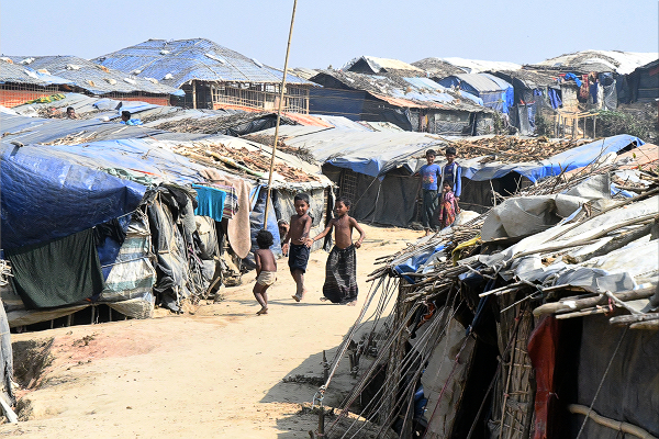 シュワピン村の生存者たちが暮らす難民キャンプの一角。＝26日、ミャンマー国境　撮影：筆者＝