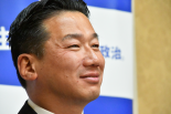 福山哲郎・立憲幹事長。「アベ首相が消費税凍結を打ち出した場合、どう対応するのか？」と質問したのに、「我々の主張通りアベノミクスの失敗が明らかになった」と答えるでけで減税には触れようともしなかった。＝７日、衆院第16控室　撮影：田中龍作＝